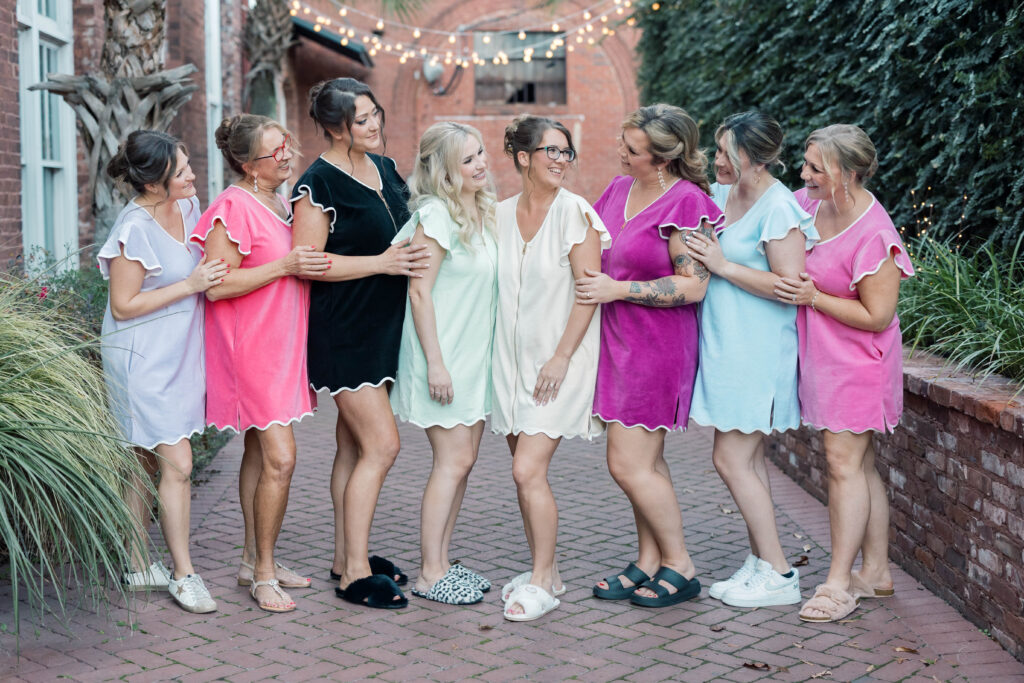 Columbia South Carolina wedding photographer | bride with bridesmaids getting ready at 701 whaley