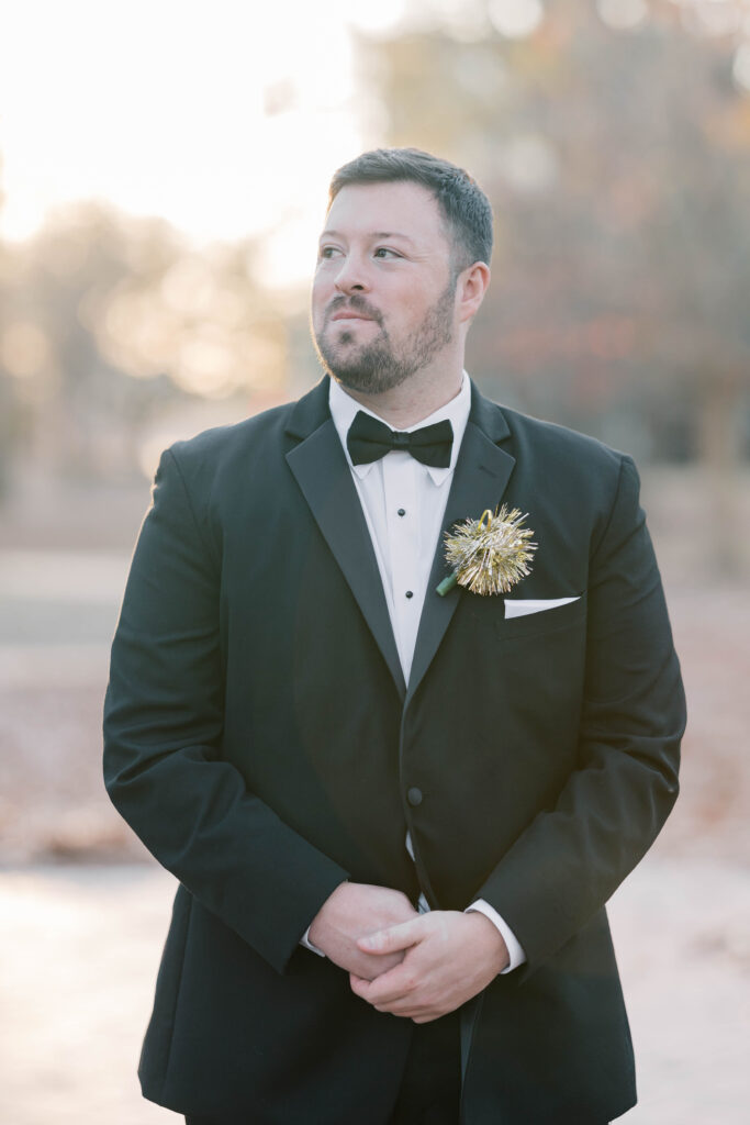 Columbia South Carolina wedding photographer | groom waiting for bride at usc horseshoe