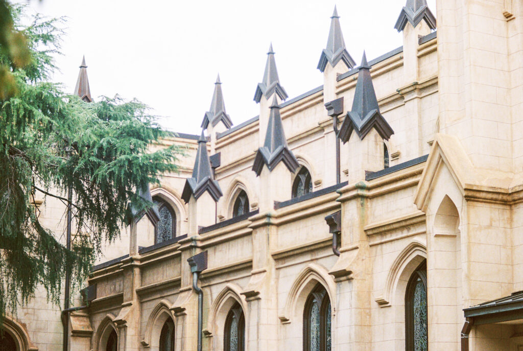 Film Photography | Wedding Venue in Charleston Sc photographed in 35mm film on FujiFilm 400.