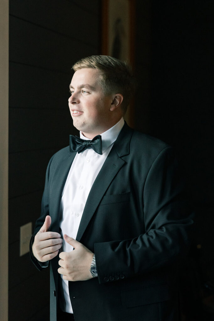 Heron Hill Wedding Venue | Gilbert SC | Chad and Kendall's wedding | groom getting ready for wedding ceremony